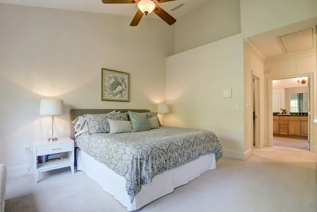 1128 Glenridge Place, Sandy Springs, Georgia 30342, 1 Bedroom Bedrooms, ,1 BathroomBathrooms,Residential,Sold,1128 Glenridge Place,6707649