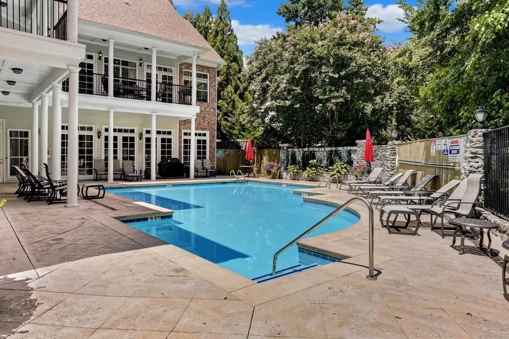 1128 Glenridge Place, Sandy Springs, Georgia 30342, 1 Bedroom Bedrooms, ,1 BathroomBathrooms,Residential,Sold,1128 Glenridge Place,6707649