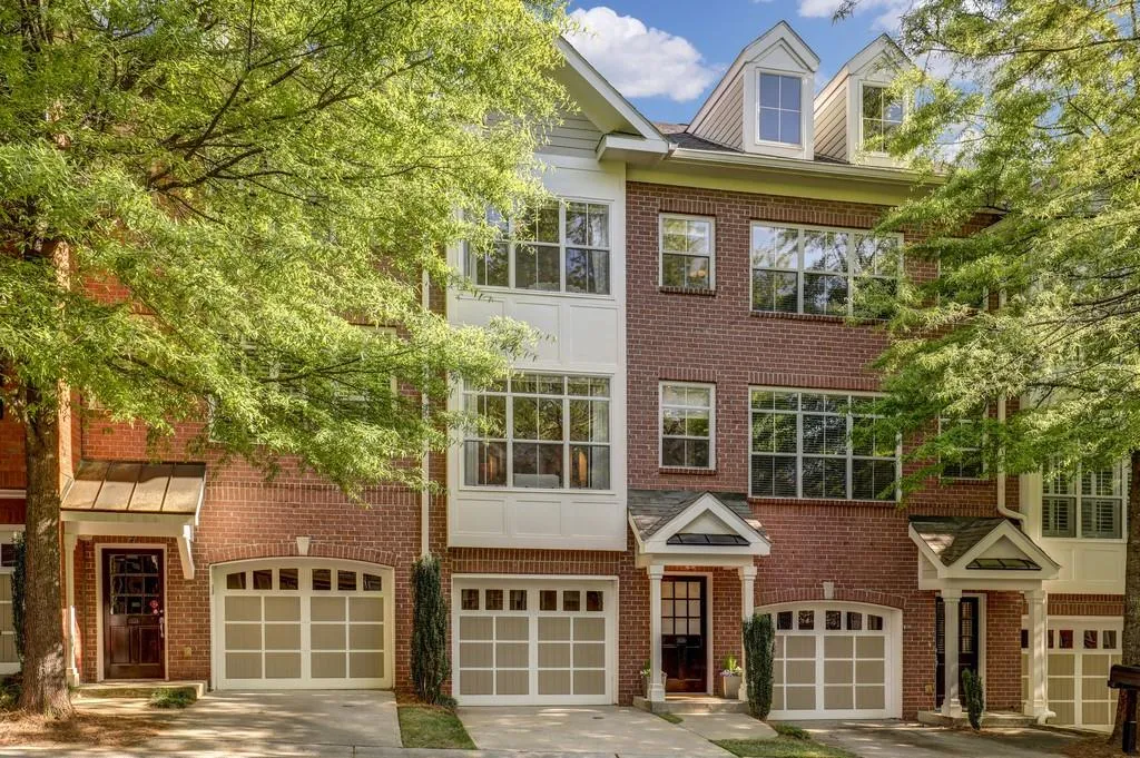 1128 Glenridge Place, Sandy Springs, Georgia 30342, 1 Bedroom Bedrooms, ,1 BathroomBathrooms,Residential,Sold,1128 Glenridge Place,6707649