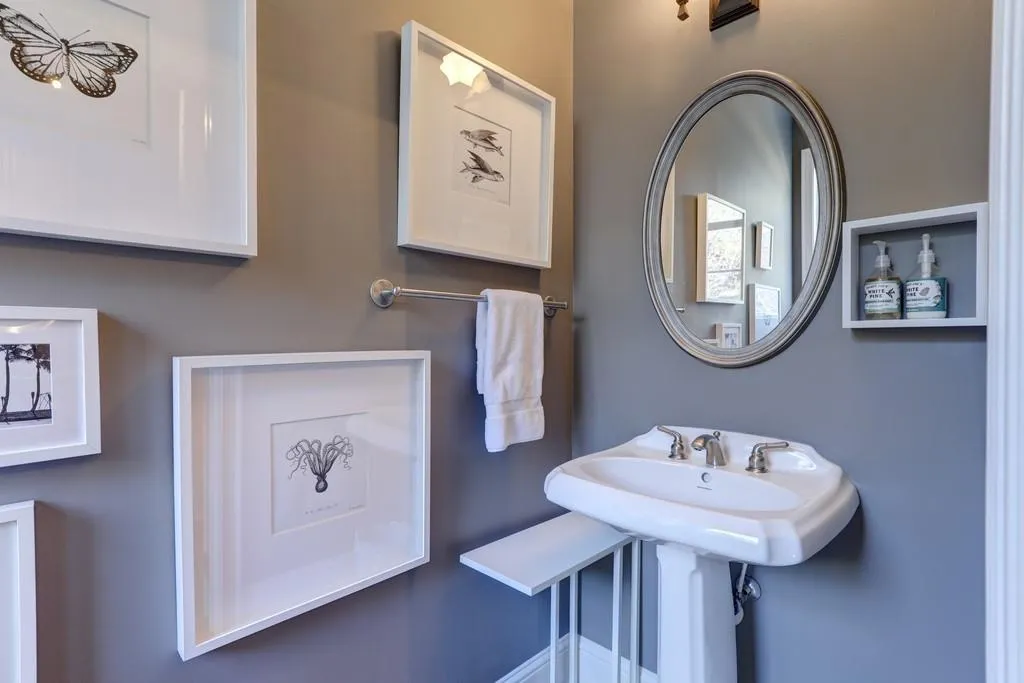 1128 Glenridge Place, Sandy Springs, Georgia 30342, 1 Bedroom Bedrooms, ,1 BathroomBathrooms,Residential,Sold,1128 Glenridge Place,6707649