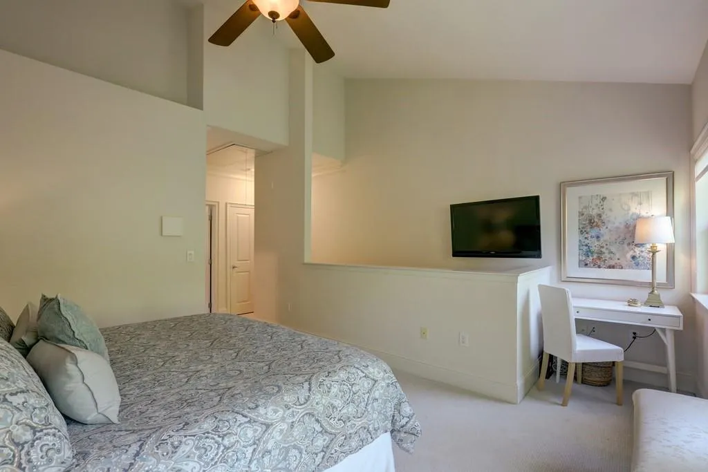1128 Glenridge Place, Sandy Springs, Georgia 30342, 1 Bedroom Bedrooms, ,1 BathroomBathrooms,Residential,Sold,1128 Glenridge Place,6707649