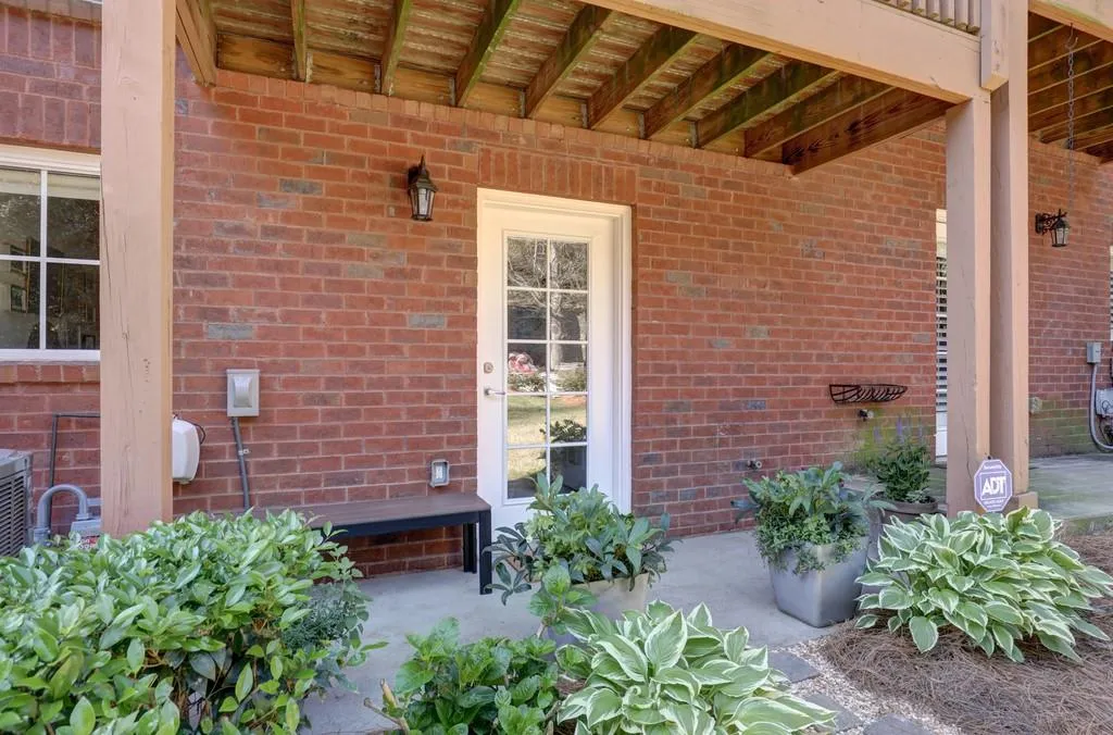 1128 Glenridge Place, Sandy Springs, Georgia 30342, 1 Bedroom Bedrooms, ,1 BathroomBathrooms,Residential,Sold,1128 Glenridge Place,6707649