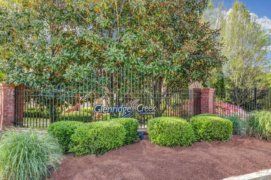 1128 Glenridge Place, Sandy Springs, Georgia 30342, 1 Bedroom Bedrooms, ,1 BathroomBathrooms,Residential,Sold,1128 Glenridge Place,6707649