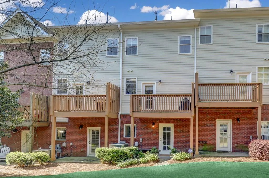 1128 Glenridge Place, Sandy Springs, Georgia 30342, 1 Bedroom Bedrooms, ,1 BathroomBathrooms,Residential,Sold,1128 Glenridge Place,6707649
