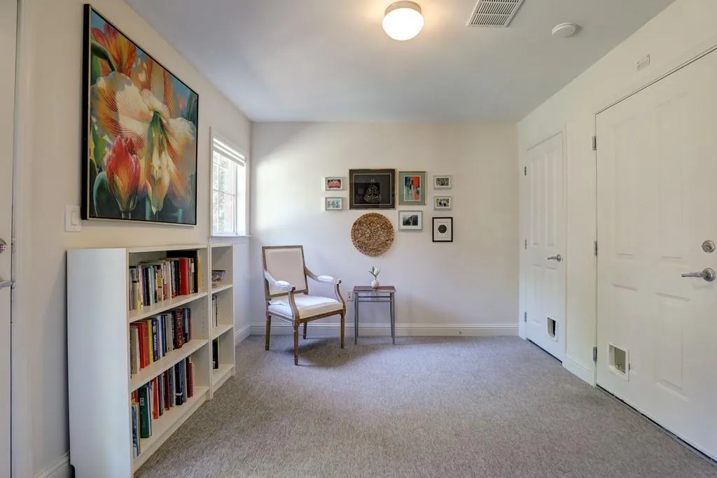 1128 Glenridge Place, Sandy Springs, Georgia 30342, 1 Bedroom Bedrooms, ,1 BathroomBathrooms,Residential,Sold,1128 Glenridge Place,6707649