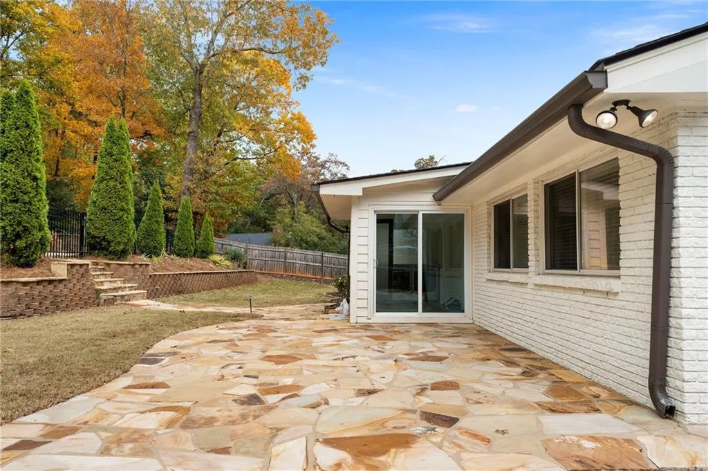 620 Spalding Drive, Sandy Springs, Georgia 30328, 3 Bedrooms Bedrooms, ,2 BathroomsBathrooms,Residential,For Sale,620 Spalding Drive,7679295