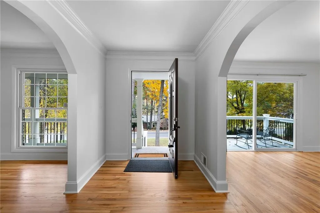 620 Spalding Drive, Sandy Springs, Georgia 30328, 3 Bedrooms Bedrooms, ,2 BathroomsBathrooms,Residential,For Sale,620 Spalding Drive,7679295