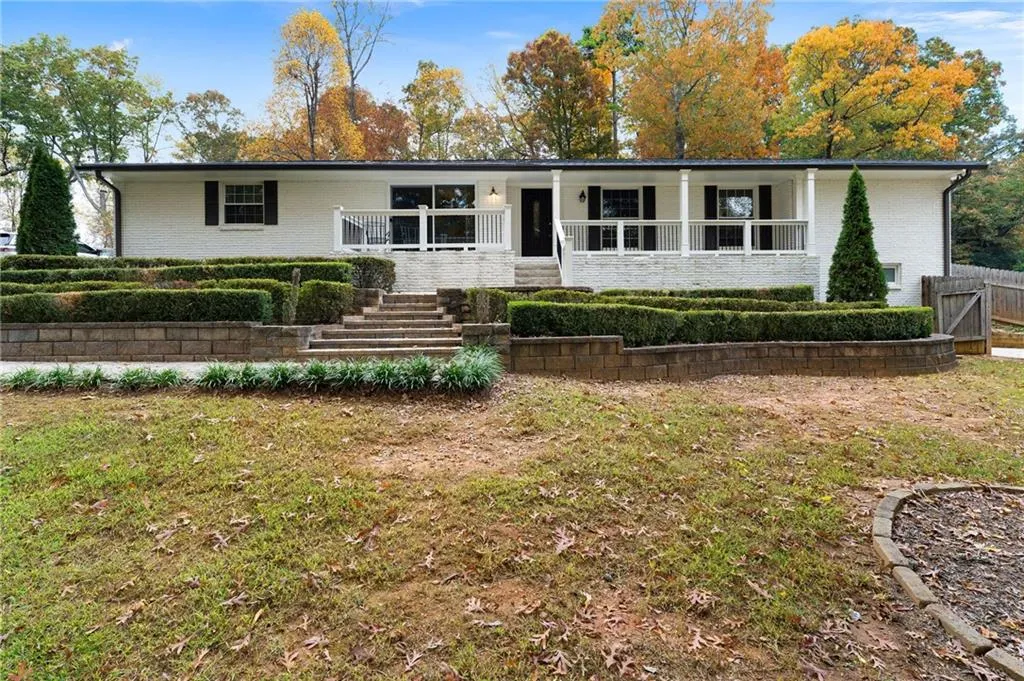 620 Spalding Drive, Sandy Springs, Georgia 30328, 3 Bedrooms Bedrooms, ,2 BathroomsBathrooms,Residential,For Sale,620 Spalding Drive,7679295