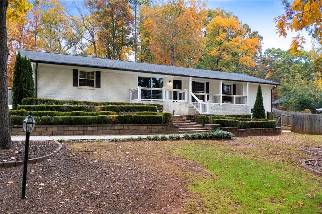 620 Spalding Drive, Sandy Springs, Georgia 30328, 3 Bedrooms Bedrooms, ,2 BathroomsBathrooms,Residential,For Sale,620 Spalding Drive,7679295