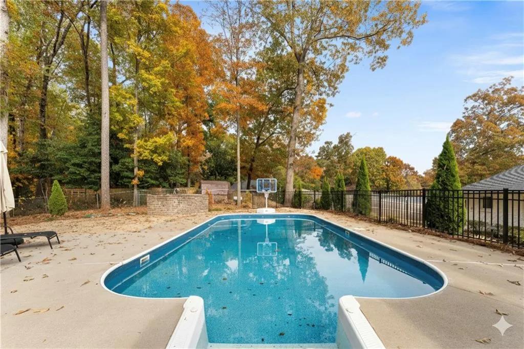 620 Spalding Drive, Sandy Springs, Georgia 30328, 3 Bedrooms Bedrooms, ,2 BathroomsBathrooms,Residential,For Sale,620 Spalding Drive,7679295