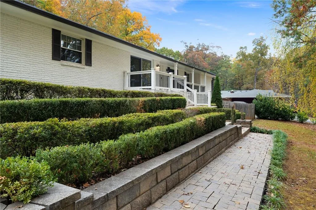 620 Spalding Drive, Sandy Springs, Georgia 30328, 3 Bedrooms Bedrooms, ,2 BathroomsBathrooms,Residential,For Sale,620 Spalding Drive,7679295