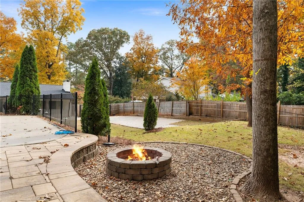 620 Spalding Drive, Sandy Springs, Georgia 30328, 3 Bedrooms Bedrooms, ,2 BathroomsBathrooms,Residential,For Sale,620 Spalding Drive,7679295