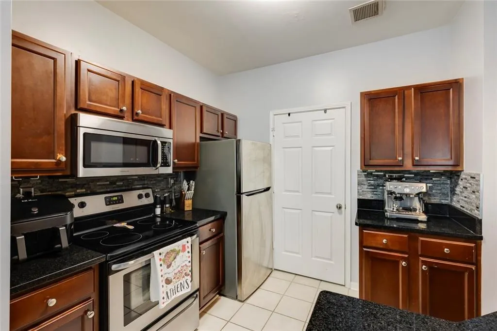 5641 Roswell Road Unit 307, Sandy Springs, Georgia 30342, 1 Bedroom Bedrooms, ,1 BathroomBathrooms,Residential,Sold,5641 Roswell Road Unit 307,7544480