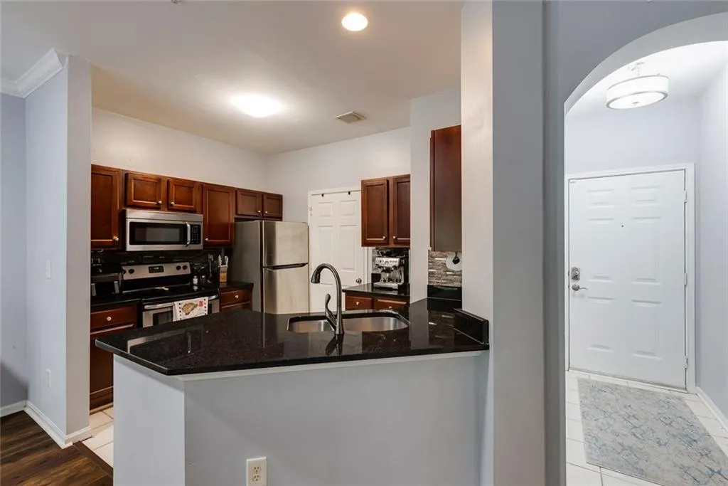 5641 Roswell Road Unit 307, Sandy Springs, Georgia 30342, 1 Bedroom Bedrooms, ,1 BathroomBathrooms,Residential,Sold,5641 Roswell Road Unit 307,7544480