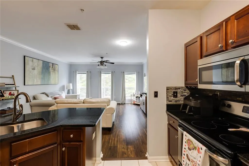 5641 Roswell Road Unit 307, Sandy Springs, Georgia 30342, 1 Bedroom Bedrooms, ,1 BathroomBathrooms,Residential,Sold,5641 Roswell Road Unit 307,7544480