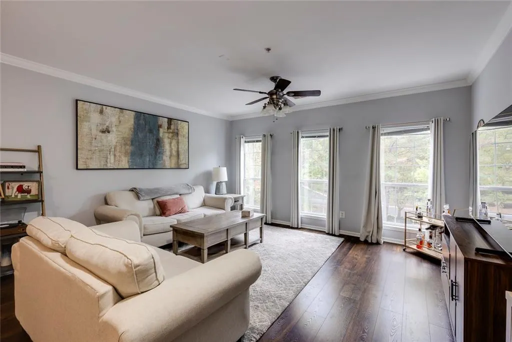 5641 Roswell Road Unit 307, Sandy Springs, Georgia 30342, 1 Bedroom Bedrooms, ,1 BathroomBathrooms,Residential,Sold,5641 Roswell Road Unit 307,7544480