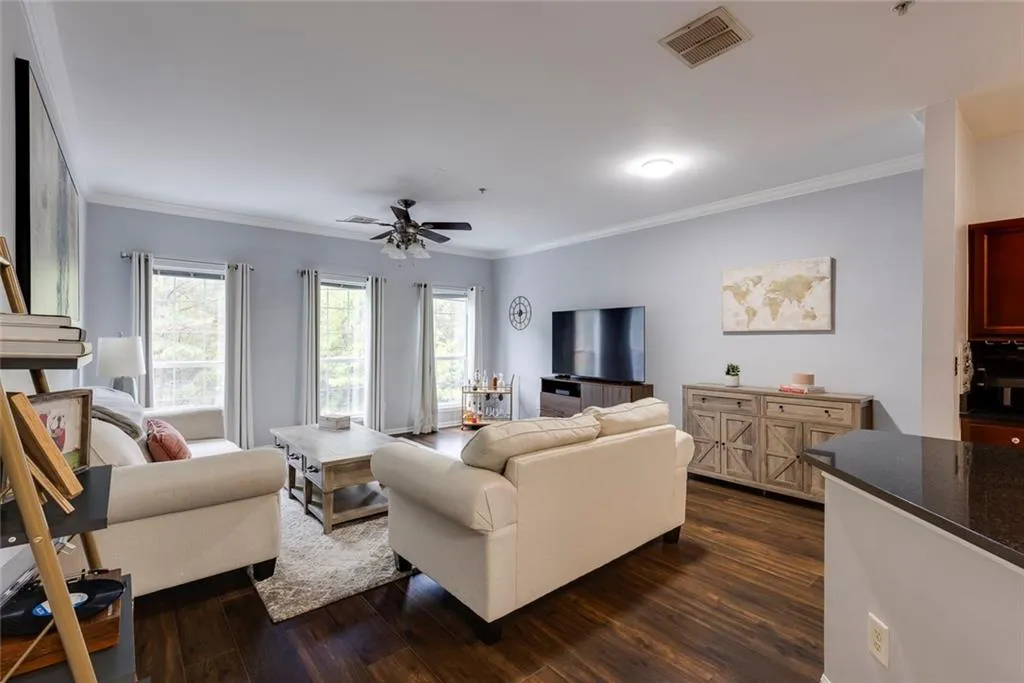 5641 Roswell Road Unit 307, Sandy Springs, Georgia 30342, 1 Bedroom Bedrooms, ,1 BathroomBathrooms,Residential,Sold,5641 Roswell Road Unit 307,7544480