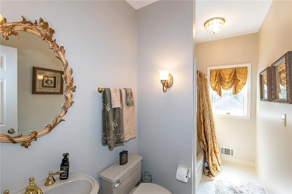 5815 Heards Forest Drive, Sandy Springs, Georgia 30328, 6 Bedrooms Bedrooms, ,4 BathroomsBathrooms,Residential,Sold,5815 Heards Forest Drive,6940303
