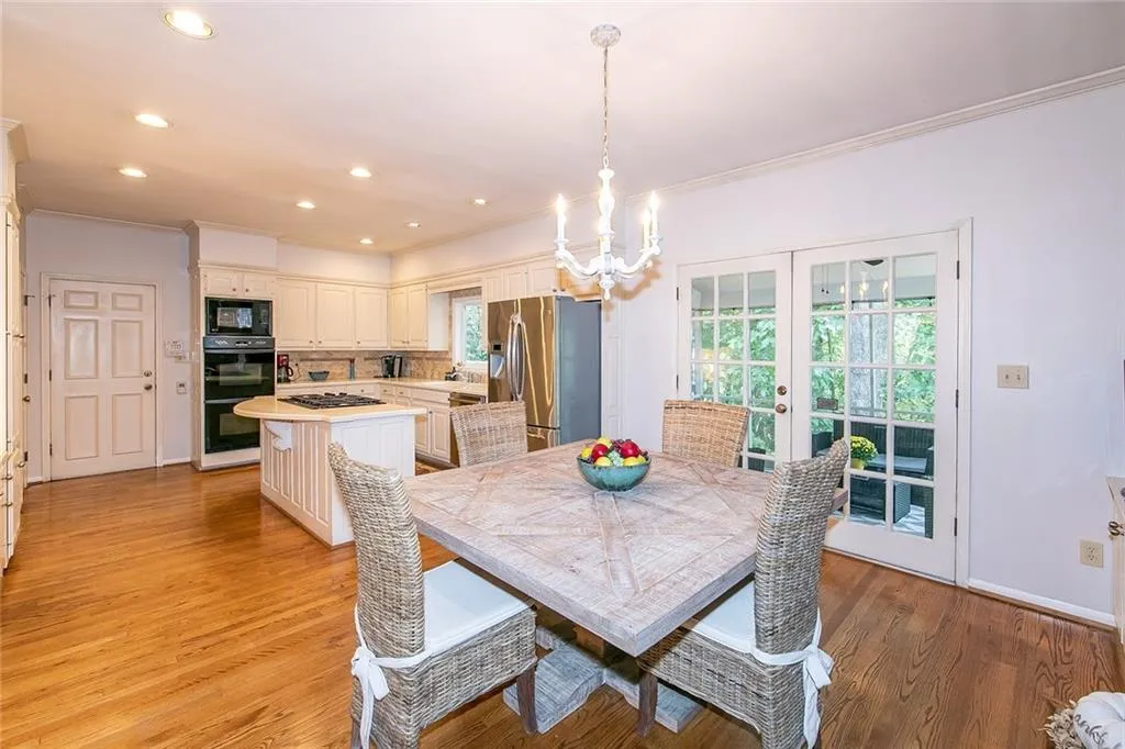 5815 Heards Forest Drive, Sandy Springs, Georgia 30328, 6 Bedrooms Bedrooms, ,4 BathroomsBathrooms,Residential,Sold,5815 Heards Forest Drive,6940303
