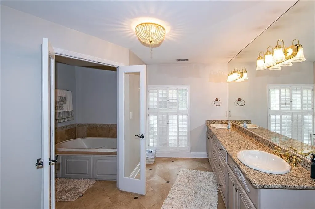 5815 Heards Forest Drive, Sandy Springs, Georgia 30328, 6 Bedrooms Bedrooms, ,4 BathroomsBathrooms,Residential,Sold,5815 Heards Forest Drive,6940303