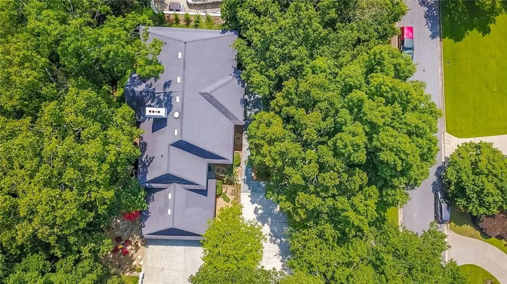 5815 Heards Forest Drive, Sandy Springs, Georgia 30328, 6 Bedrooms Bedrooms, ,4 BathroomsBathrooms,Residential,Sold,5815 Heards Forest Drive,6940303