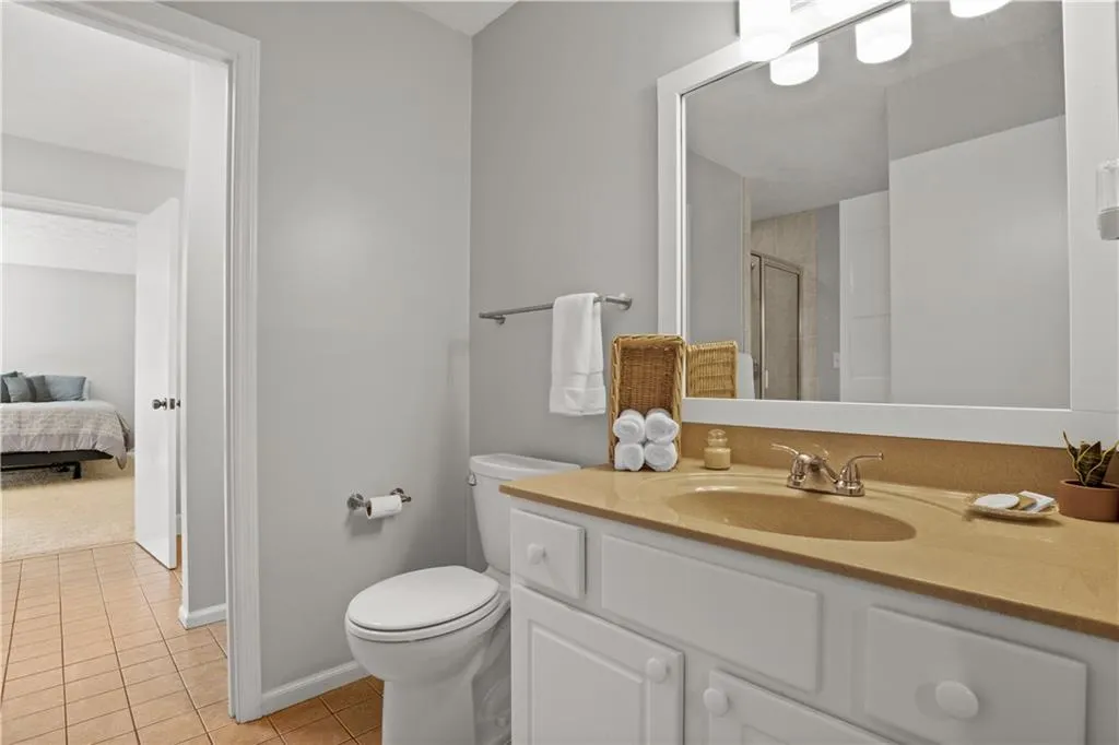 5390 Chemin De Vie, Atlanta, Georgia 30342, 2 Bedrooms Bedrooms, ,2 BathroomsBathrooms,Residential,Sold,5390 Chemin De Vie,6922084