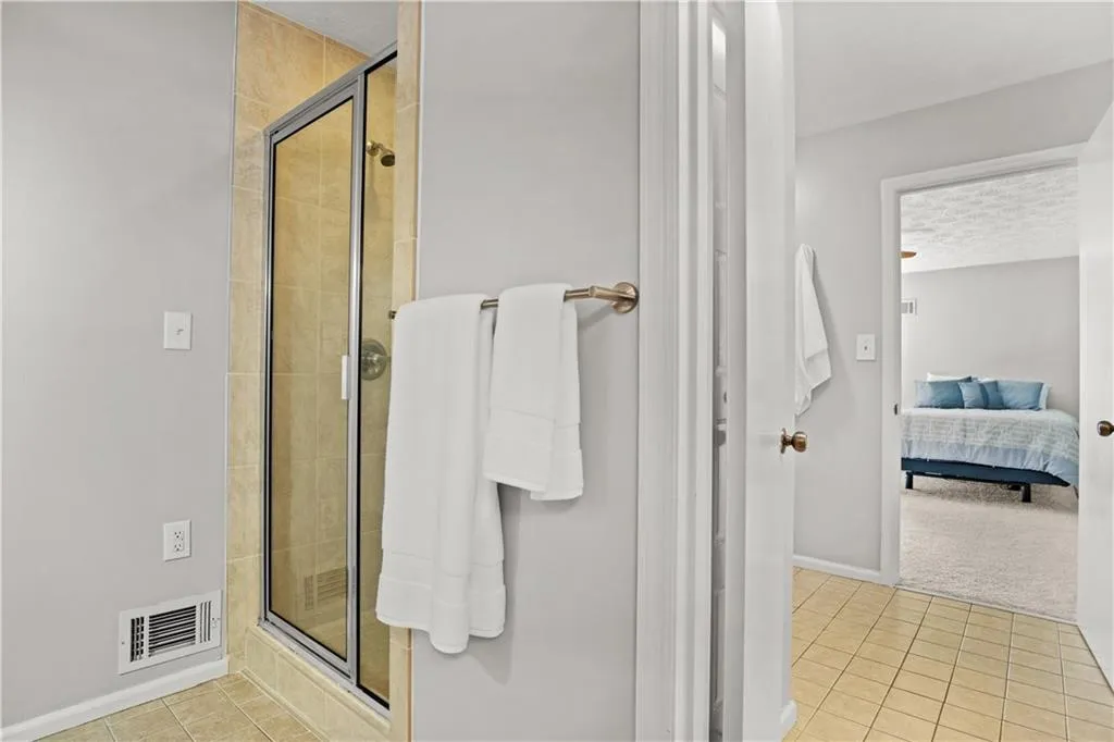 5390 Chemin De Vie, Atlanta, Georgia 30342, 2 Bedrooms Bedrooms, ,2 BathroomsBathrooms,Residential,Sold,5390 Chemin De Vie,6922084