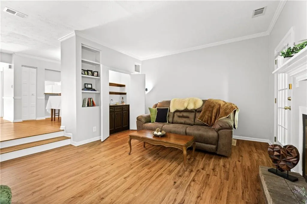 5390 Chemin De Vie, Atlanta, Georgia 30342, 2 Bedrooms Bedrooms, ,2 BathroomsBathrooms,Residential,Sold,5390 Chemin De Vie,6922084