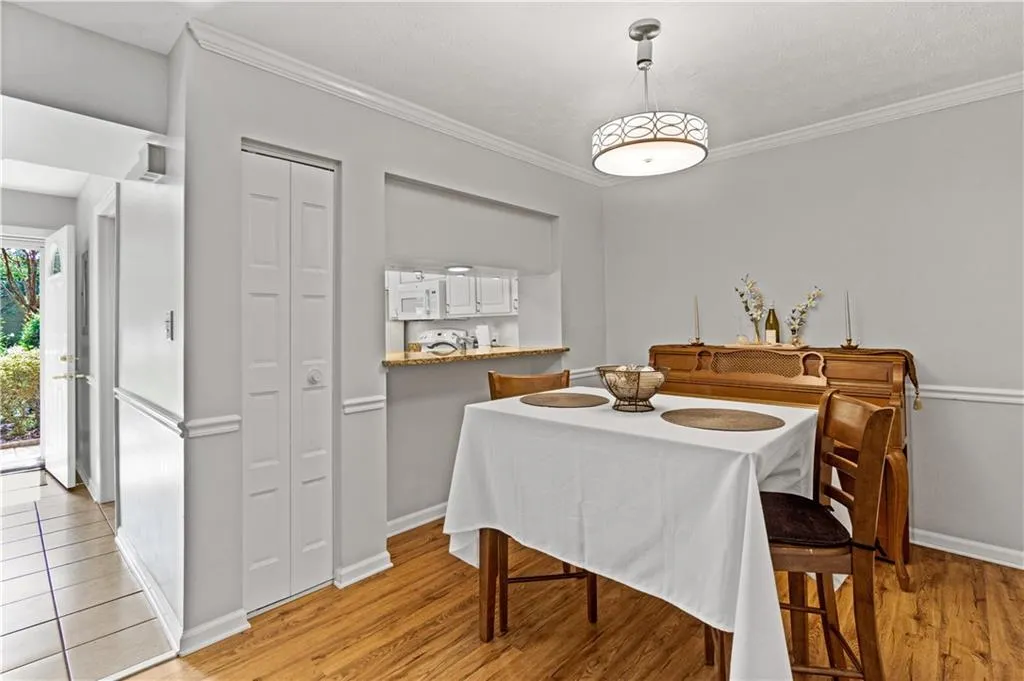 5390 Chemin De Vie, Atlanta, Georgia 30342, 2 Bedrooms Bedrooms, ,2 BathroomsBathrooms,Residential,Sold,5390 Chemin De Vie,6922084