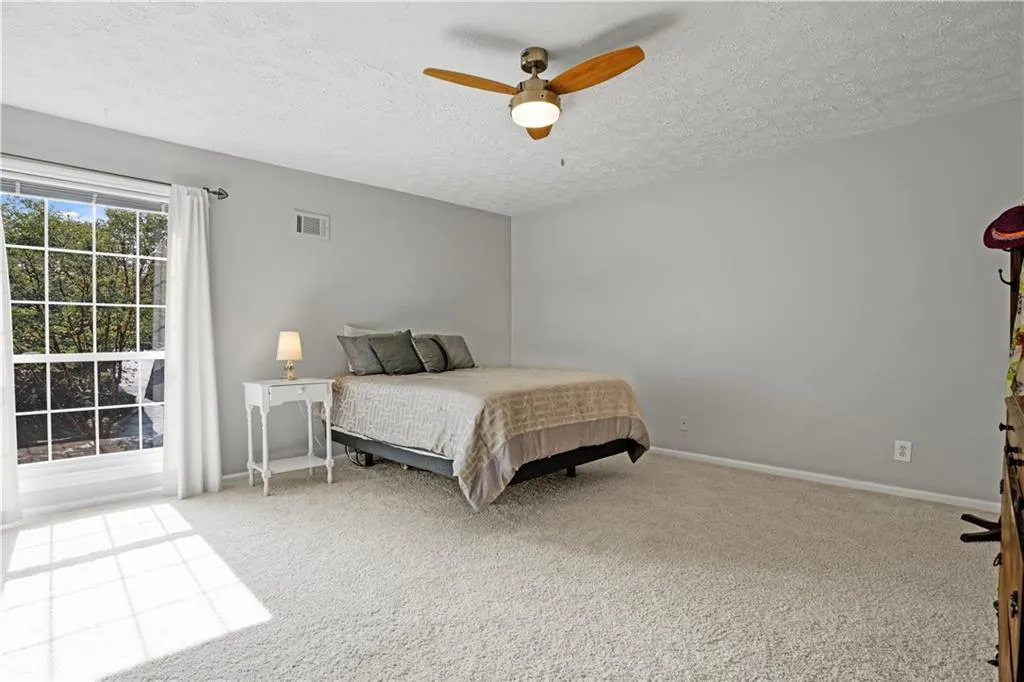 5390 Chemin De Vie, Atlanta, Georgia 30342, 2 Bedrooms Bedrooms, ,2 BathroomsBathrooms,Residential,Sold,5390 Chemin De Vie,6922084