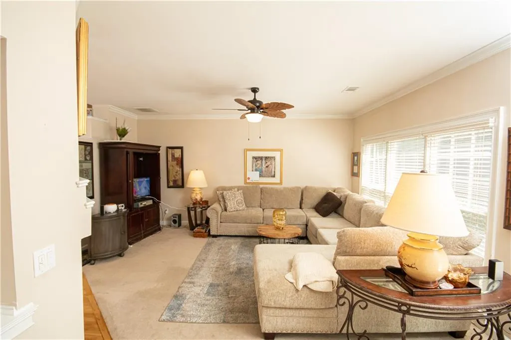 8585 Hope Mews Court, Sandy Springs, Georgia 30350, 2 Bedrooms Bedrooms, ,2 BathroomsBathrooms,Residential,Sold,8585 Hope Mews Court,6765277