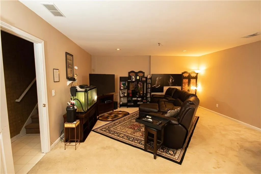 8585 Hope Mews Court, Sandy Springs, Georgia 30350, 2 Bedrooms Bedrooms, ,2 BathroomsBathrooms,Residential,Sold,8585 Hope Mews Court,6765277