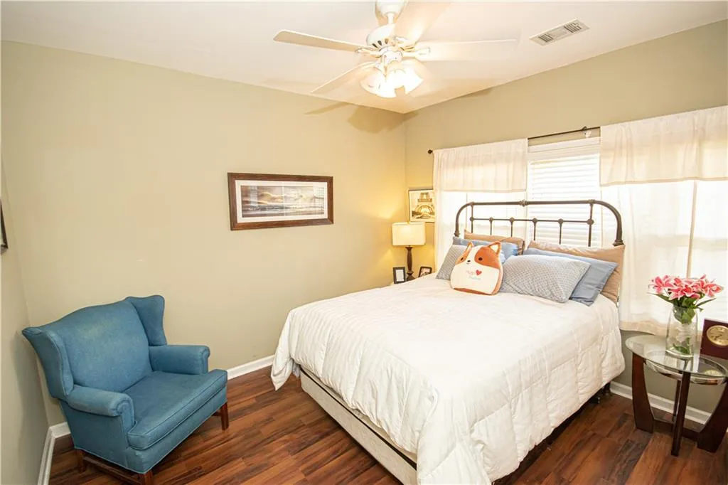 8585 Hope Mews Court, Sandy Springs, Georgia 30350, 2 Bedrooms Bedrooms, ,2 BathroomsBathrooms,Residential,Sold,8585 Hope Mews Court,6765277