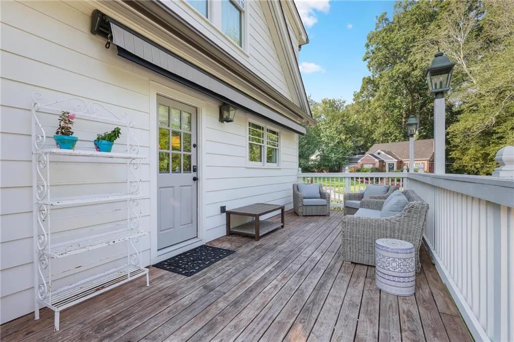 Deck featuring an outdoor hangout area