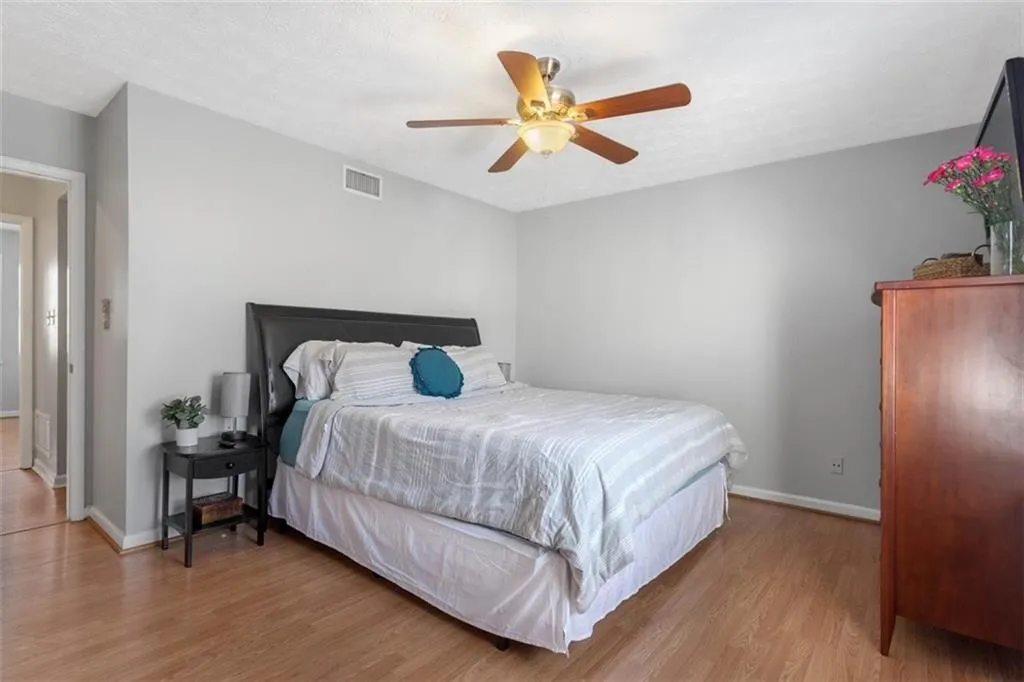 6700 Roswell Road Unit 23f, Atlanta, Georgia 30328, 2 Bedrooms Bedrooms, ,1 BathroomBathrooms,Residential,Sold,6700 Roswell Road Unit 23f,6850258