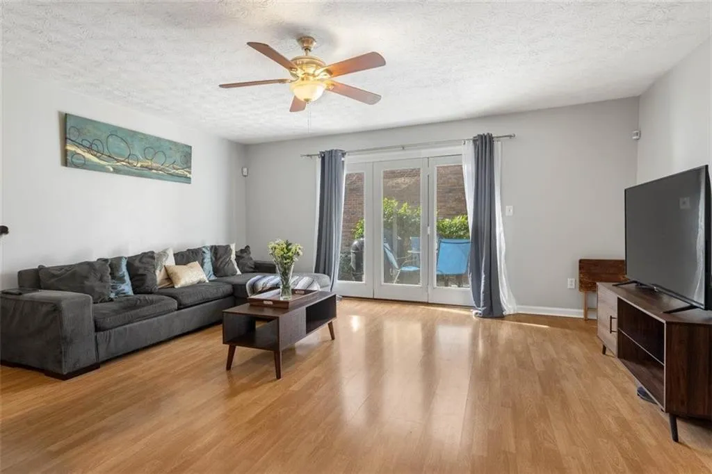 6700 Roswell Road Unit 23f, Atlanta, Georgia 30328, 2 Bedrooms Bedrooms, ,1 BathroomBathrooms,Residential,Sold,6700 Roswell Road Unit 23f,6850258