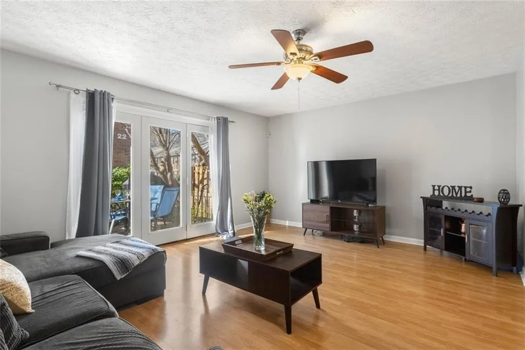 6700 Roswell Road Unit 23f, Atlanta, Georgia 30328, 2 Bedrooms Bedrooms, ,1 BathroomBathrooms,Residential,Sold,6700 Roswell Road Unit 23f,6850258