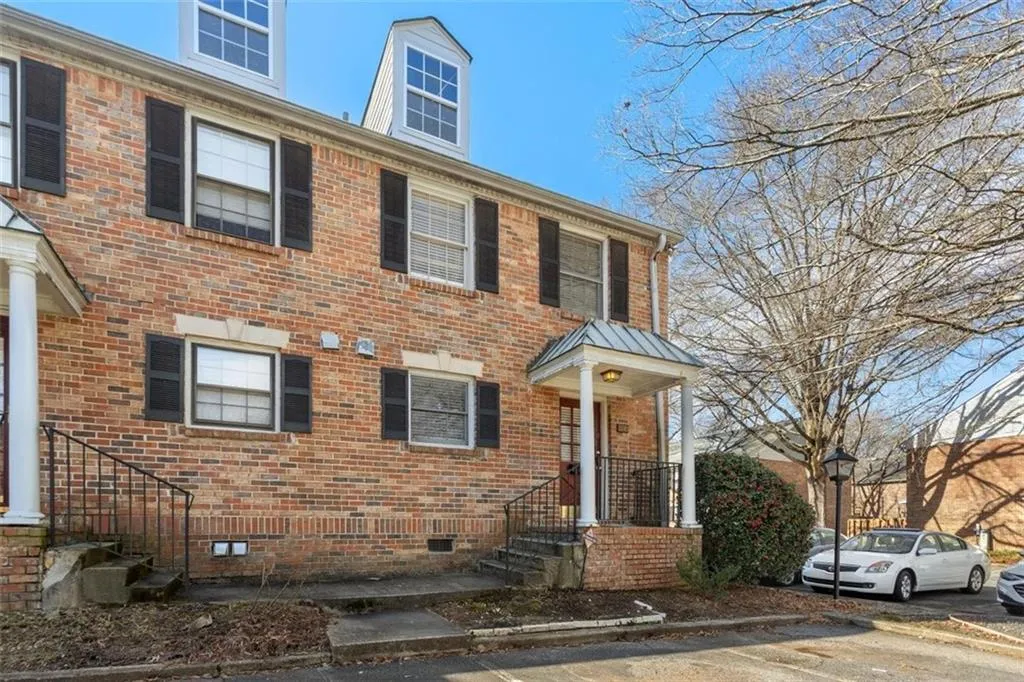 6700 Roswell Road Unit 23f, Atlanta, Georgia 30328, 2 Bedrooms Bedrooms, ,1 BathroomBathrooms,Residential,Sold,6700 Roswell Road Unit 23f,6850258