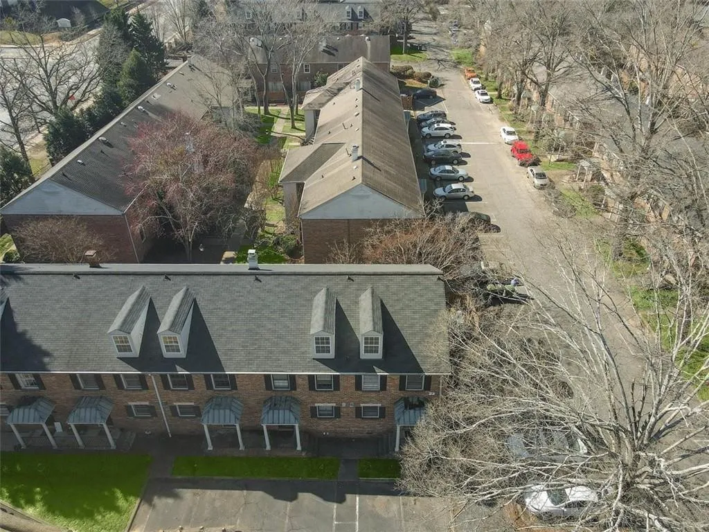 6700 Roswell Road Unit 23f, Atlanta, Georgia 30328, 2 Bedrooms Bedrooms, ,1 BathroomBathrooms,Residential,Sold,6700 Roswell Road Unit 23f,6850258