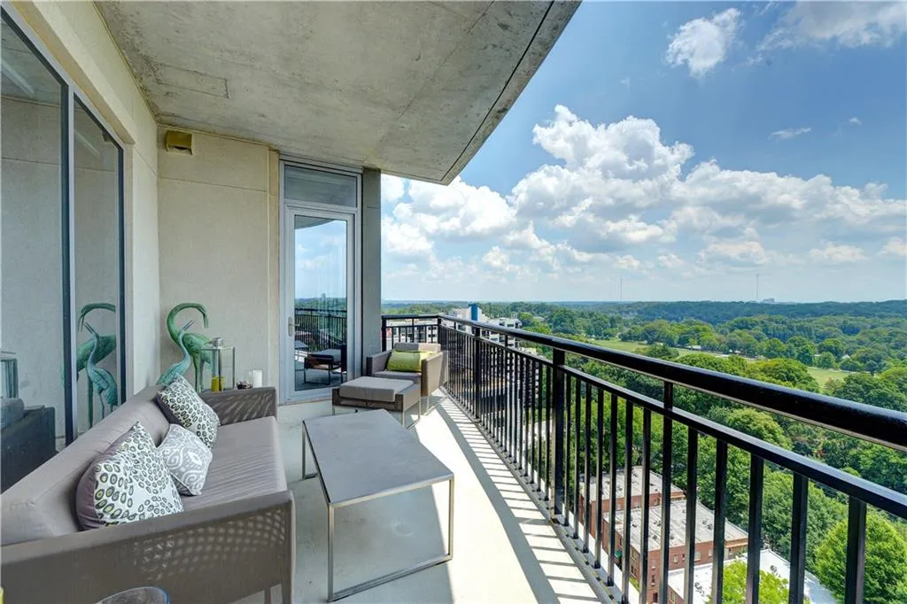 222 12th Street Ne Unit 1806, Atlanta, Georgia 30309, 2 Bedrooms Bedrooms, ,2 BathroomsBathrooms,Residential,Sold,222 12th Street Ne Unit 1806,5680180