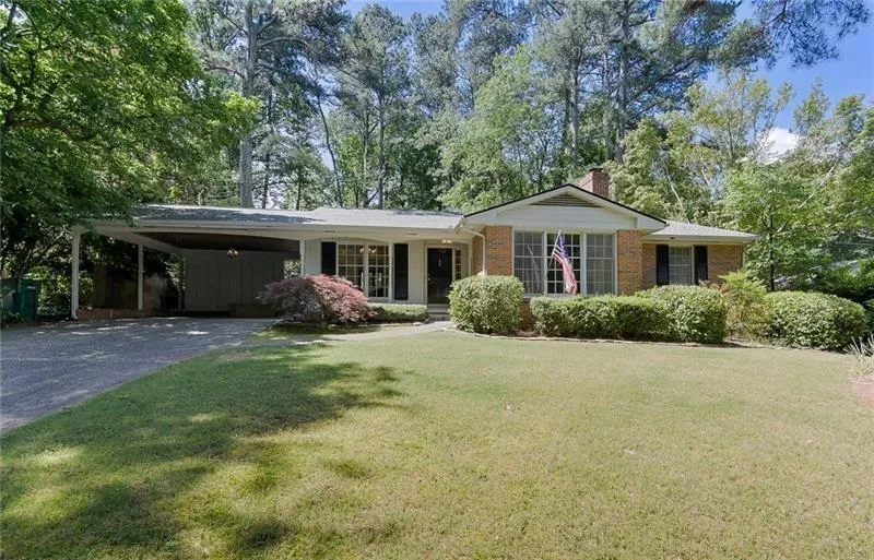 670 Carriage Drive, Atlanta, Georgia 30328, 2 Bedrooms Bedrooms, ,2 BathroomsBathrooms,Residential,Sold,670 Carriage Drive,6553979