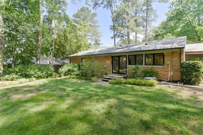 670 Carriage Drive, Atlanta, Georgia 30328, 2 Bedrooms Bedrooms, ,2 BathroomsBathrooms,Residential,Sold,670 Carriage Drive,6553979