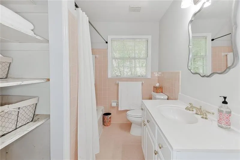 670 Carriage Drive, Atlanta, Georgia 30328, 2 Bedrooms Bedrooms, ,2 BathroomsBathrooms,Residential,Sold,670 Carriage Drive,6553979