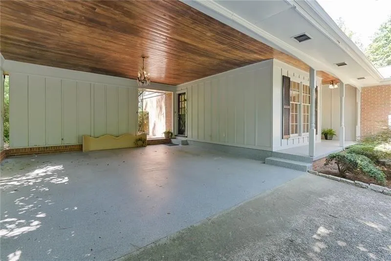 670 Carriage Drive, Atlanta, Georgia 30328, 2 Bedrooms Bedrooms, ,2 BathroomsBathrooms,Residential,Sold,670 Carriage Drive,6553979