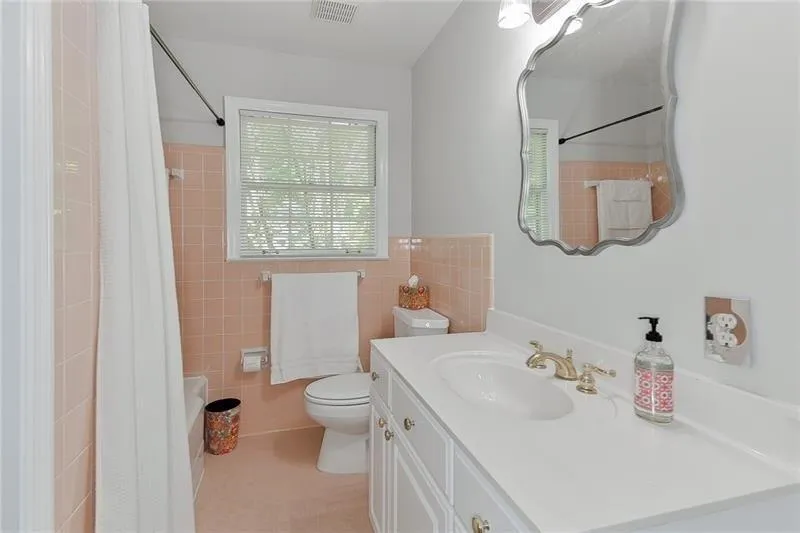 670 Carriage Drive, Atlanta, Georgia 30328, 2 Bedrooms Bedrooms, ,2 BathroomsBathrooms,Residential,Sold,670 Carriage Drive,6553979