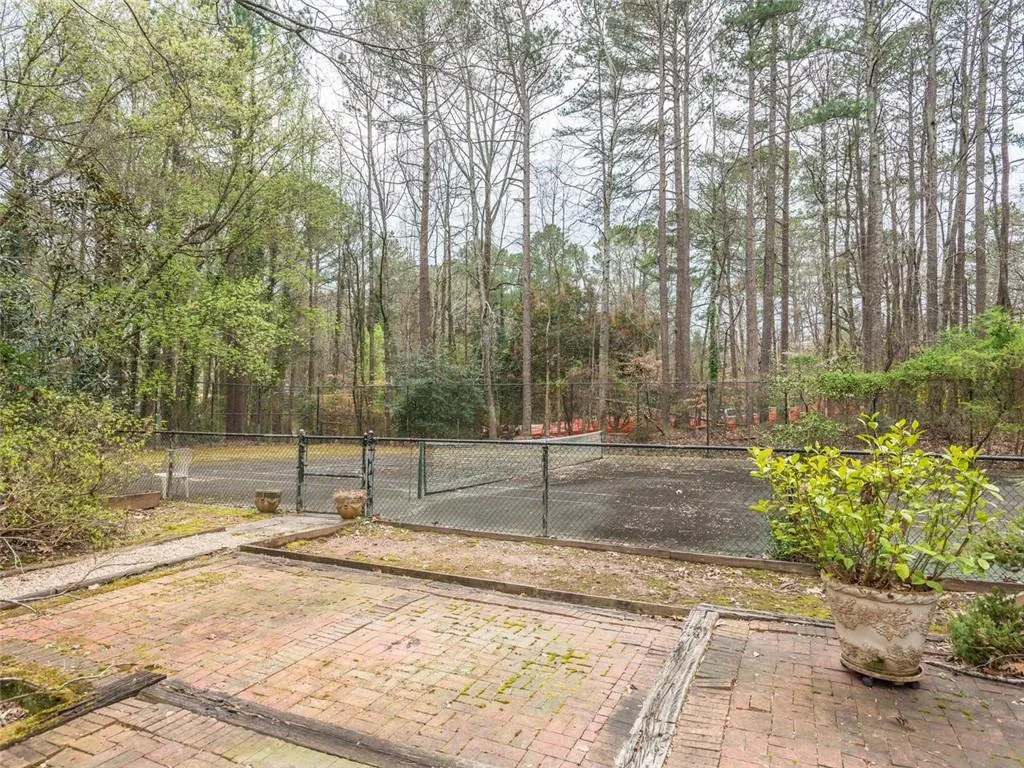 8265 Hewlett Road, Sandy Springs, Georgia 30350, 5 Bedrooms Bedrooms, ,4 BathroomsBathrooms,Residential,Sold,8265 Hewlett Road,6526217