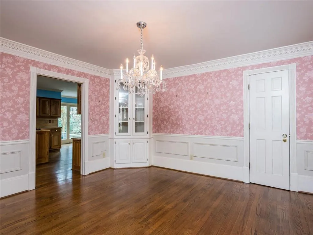 8265 Hewlett Road, Sandy Springs, Georgia 30350, 5 Bedrooms Bedrooms, ,4 BathroomsBathrooms,Residential,Sold,8265 Hewlett Road,6526217