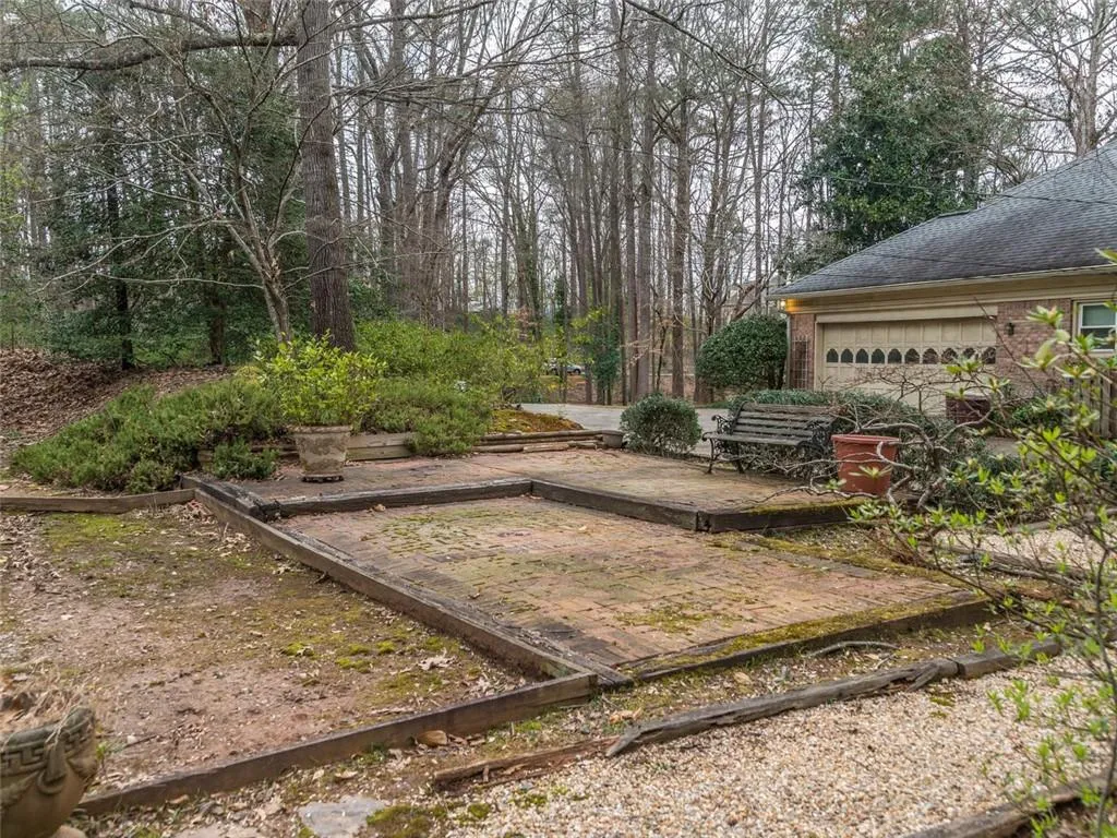 8265 Hewlett Road, Sandy Springs, Georgia 30350, 5 Bedrooms Bedrooms, ,4 BathroomsBathrooms,Residential,Sold,8265 Hewlett Road,6526217