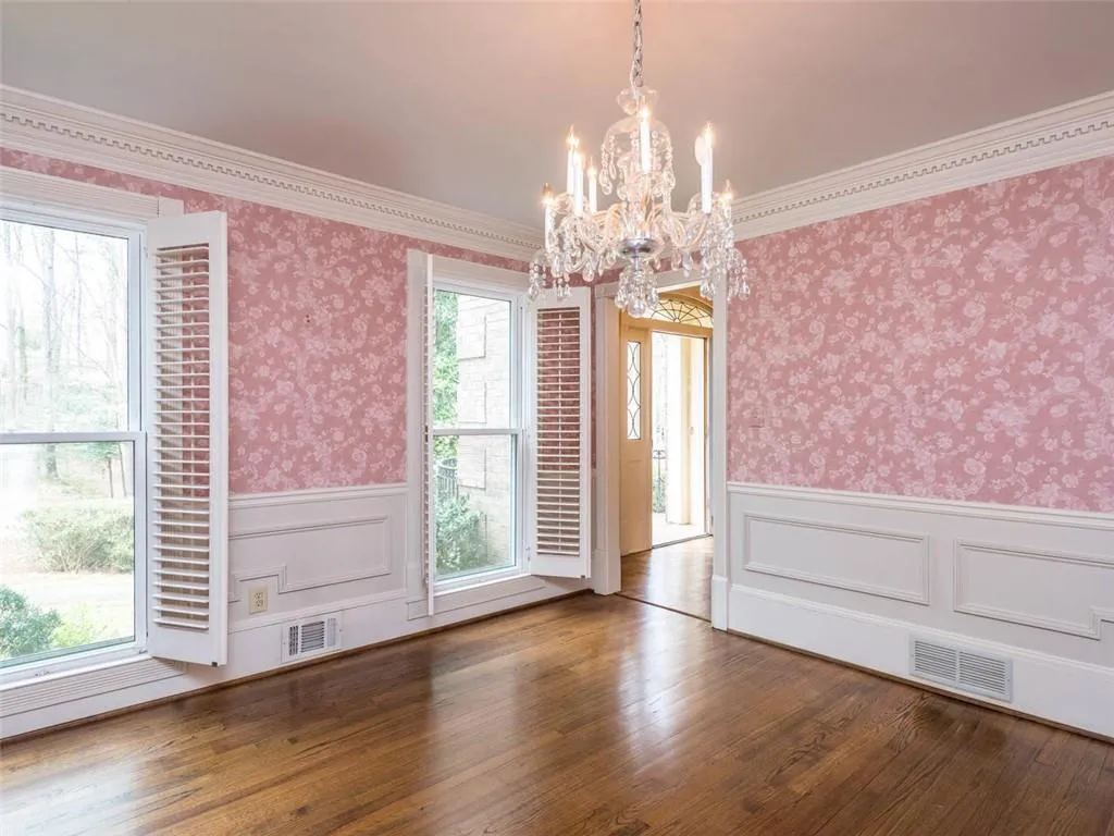 8265 Hewlett Road, Sandy Springs, Georgia 30350, 5 Bedrooms Bedrooms, ,4 BathroomsBathrooms,Residential,Sold,8265 Hewlett Road,6526217