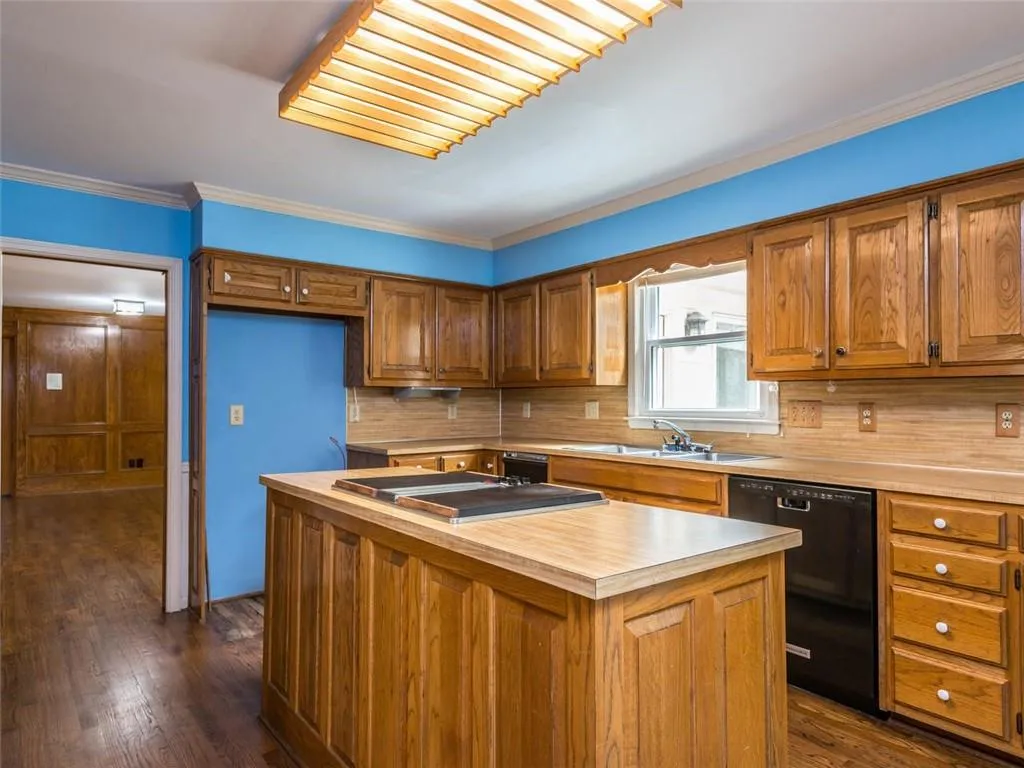 8265 Hewlett Road, Sandy Springs, Georgia 30350, 5 Bedrooms Bedrooms, ,4 BathroomsBathrooms,Residential,Sold,8265 Hewlett Road,6526217